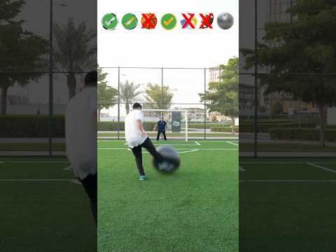 هل يستطيع حارس المرمى التصدي لأي كرة قدم؟  ⚽️ thumbnail