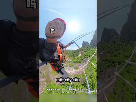 Chỉ vì chai nước mà leo núi? thumbnail