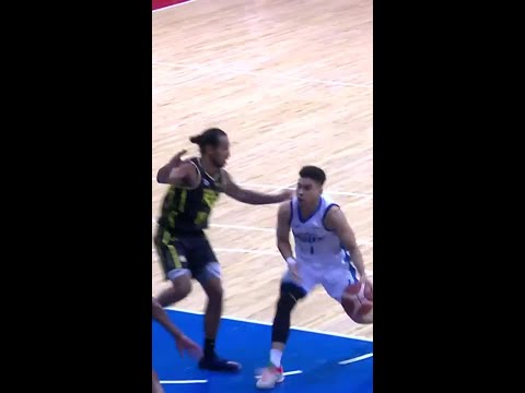 Aaron Black STEPS UP 💪 for Meralco vs TNT in 3Q | PBA Season 50 Commissioner’s Cup Semis thumbnail