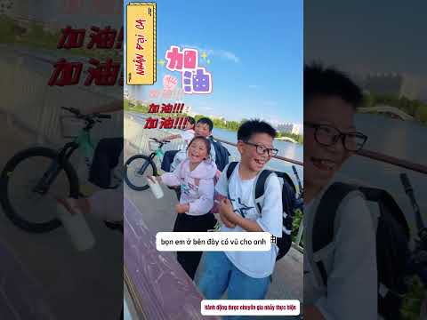Cô gái thách thức anh chàng nhảy ra hòn đá giữa hồ thumbnail