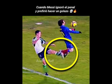 Patean a Messi y Hace un Golazo ?? thumbnail