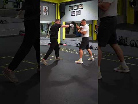 El Gorrino entrenando boxeo con su coach #gym #boxing #mma #fitness #gorrino thumbnail