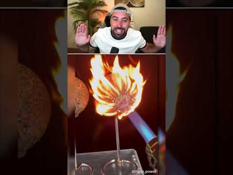 Un Briquet sabre laser vs une balle de tennis ça fait quoi ? 😱 thumbnail