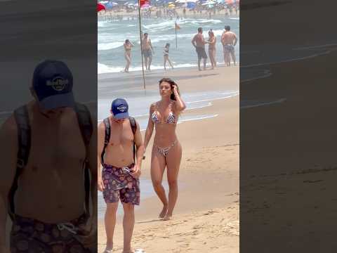 🇧🇷 Balneario Camboriu Beach A Happy Day thumbnail