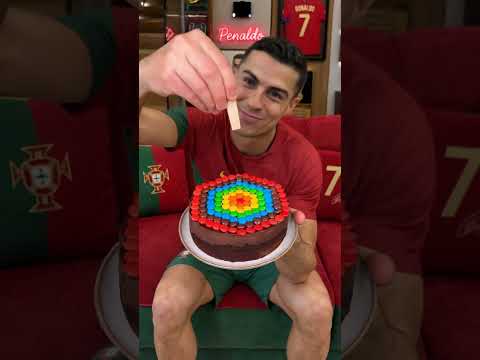 How to eat CHOCOLATE CAKE peacefully without your brother?😅❤️🍰 #football #Ronaldo thumbnail