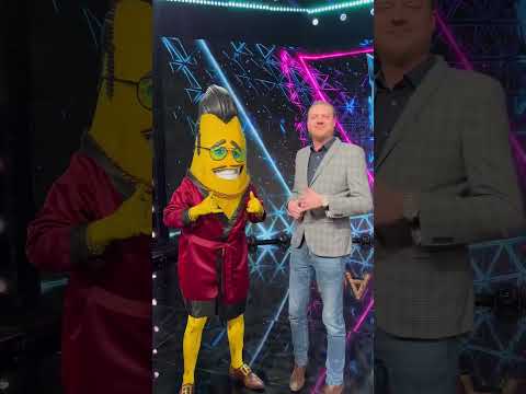 Vem tror du det är? #maskedsinger #humor #komedi #stekaren #shorts #roligaklipp #maskedsingersverige thumbnail