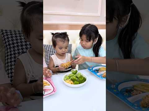 Bad sister and Poor little girl || Chị chị và em gái nhỏ #shorts thumbnail