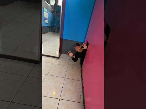 awalnya cuma kelihatan tangannya, ternyata cuma meja cermin #trendingshorts thumbnail