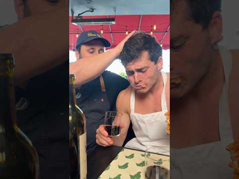 First Date Gone Wrong? #pizza #skit @anasofiafehn thumbnail