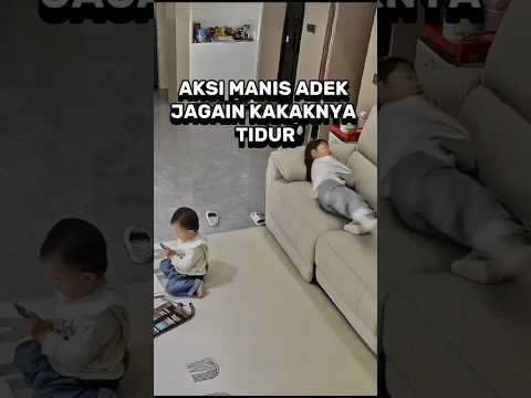 Kakaknya Hampir Jatuh! #pintar #cctv #cerita thumbnail