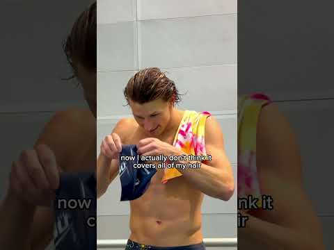 Managing my hair while diving thumbnail