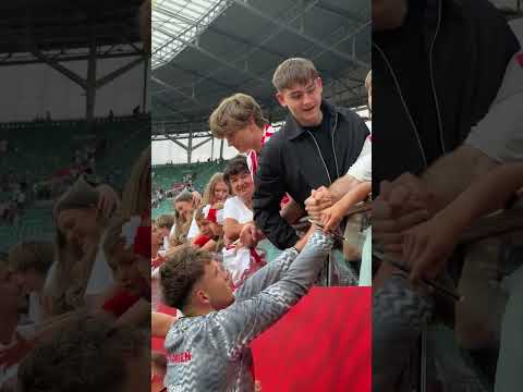 PIĄTKI Z KIBICAMI PO MECZU POLSKA – UKRAINA #SHORTS thumbnail