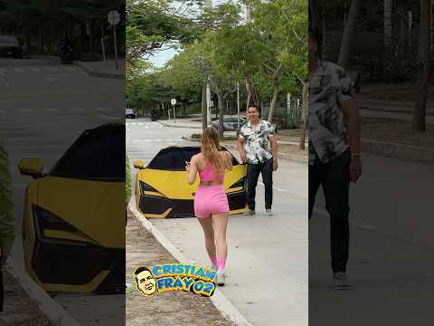 Interested Woman 💶￼ / fake Lamborghini  😆. Eso le pasa por interesada 💵 #funny #lamborghini thumbnail