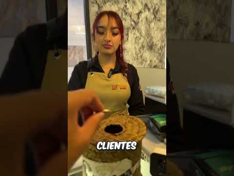 Este hombre se empezó a robar las propinas pero nadie sabía que era el dueño del lugar. thumbnail