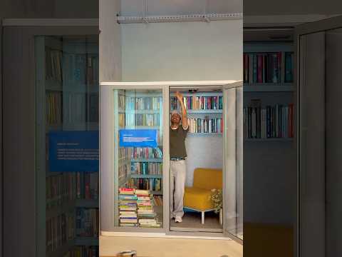 أصغر مكتبة 📚 في العالم 🌍 في الإمارات 🇦🇪 ؟! thumbnail
