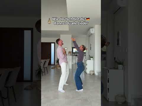 Wie viele Lieder kanntet ihr?😂#lustig #comedy #humor #beziehung #couplegoals #freund #beziehungen thumbnail