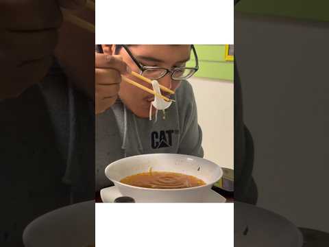 Chopsticks Expert 😍 thumbnail