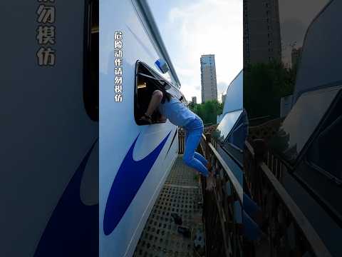 الساحرة السوداء قادمة ,, هل ستتمكن أليكس من إحضار المفتاح؟😮🎨!! #shorts thumbnail