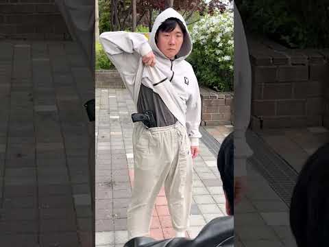 길에서 어깨 부딪히면 안 되는 이유 thumbnail
