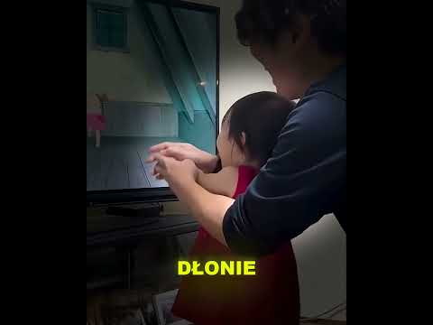 Mała dziewczynka kocha tatę! 👧❤️👨 thumbnail