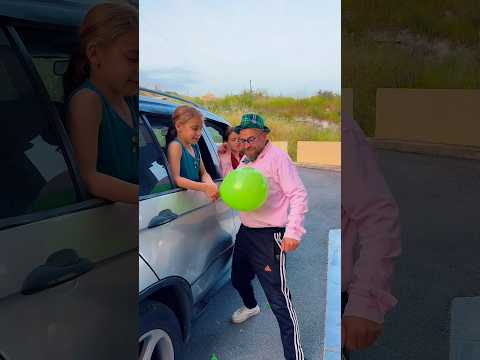 شو في داخل البالون #funny #comedy ./ماريا thumbnail