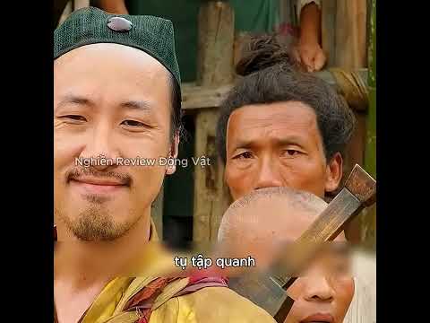 Cả ngôi làng đã đứng chết lặng khi con quái vật xuất hiện. thumbnail