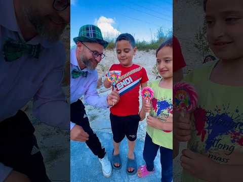 البنت صنعت اكبر مصاصه #funny #comedy ماشا thumbnail