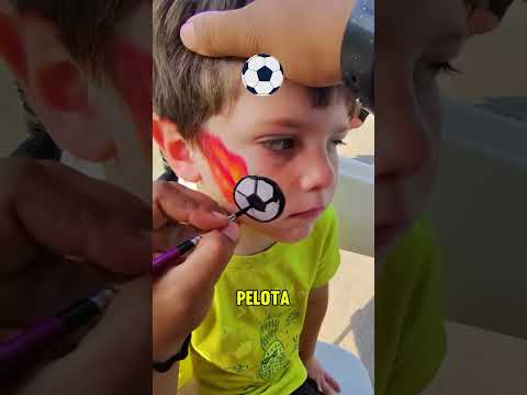 ¡El artista cometió un error mientras dibujaba! 🎨😅 thumbnail