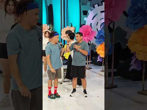 May dance-off sina Papa Jing at JunJun! #shorts | TiktoClock thumbnail