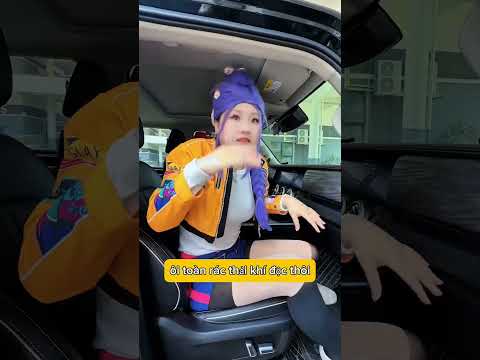 cô bé mở cửa xe và gặp nhiều thứ rắc rối thumbnail