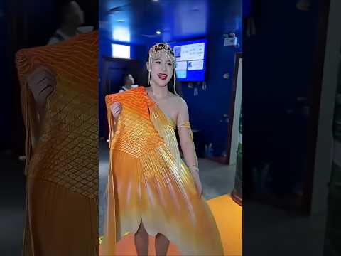 Cô gái thử việc làm nàng tiên cá🥰 thumbnail