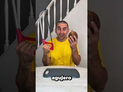 Bebo Una Coca Cola En Un Coco 😱 thumbnail