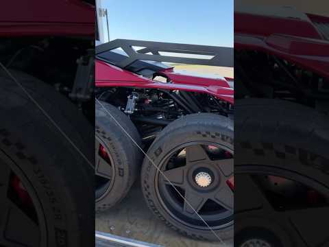 Unloading the Ferrari F6 at the track 🤘🏽 #gasmonkeygarage #ferrari  #f6 thumbnail