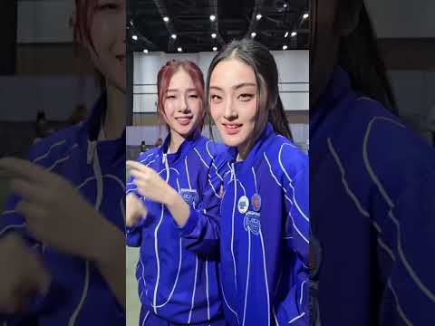 สวยกันหมดทุกคน ไม่ว่าจะเป็นนักกีฬา!?‍♀️ เชียร์ลีด!?? ดรัมไม้หนึ่ง!?? #OLYMPOP2026DAY #4EVE thumbnail