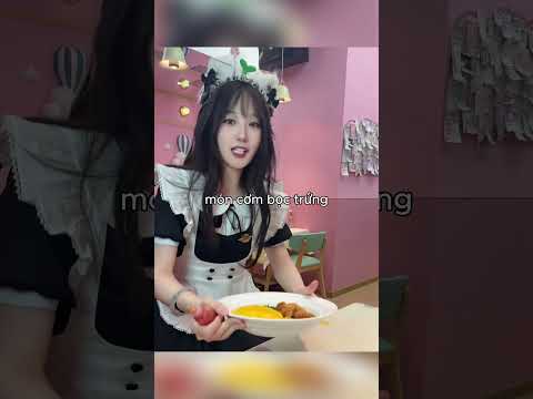 anh chàng này dùng bữa tại một nhà hàng trong mơ thumbnail
