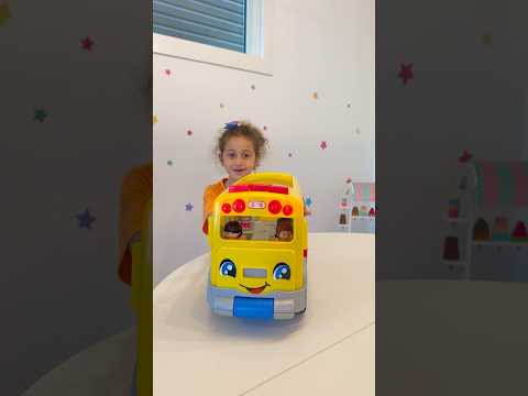 Wheels on the bus - kids song by Rhia thumbnail