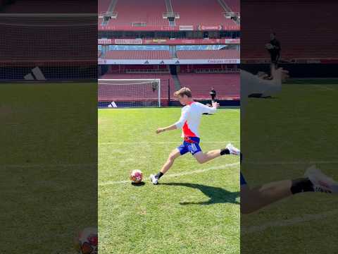 PRO FOOTBALLERS VIRAL FREE KICKS!! thumbnail