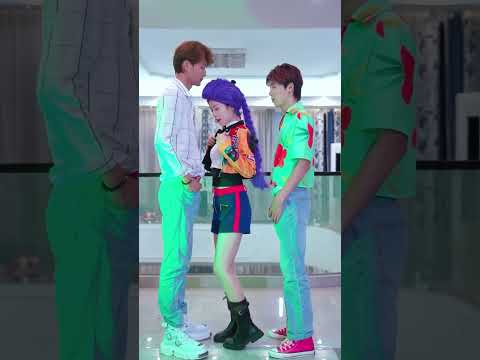 她们为什么这样走？#kpop #kpopdemonhunters thumbnail