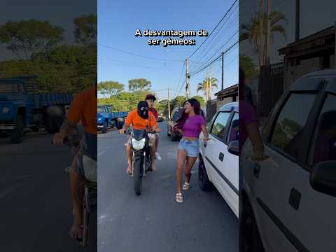 A desvantagem de ser gêmeos ? thumbnail