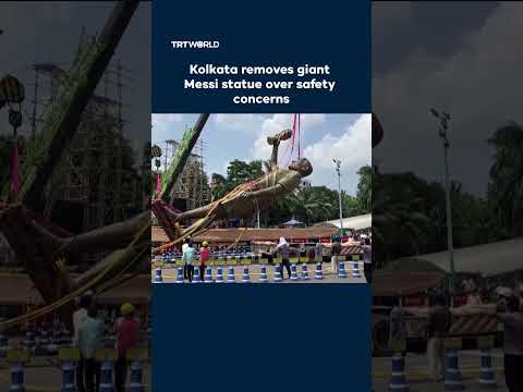 Kolkata removes giant Messi statue over safety concerns thumbnail