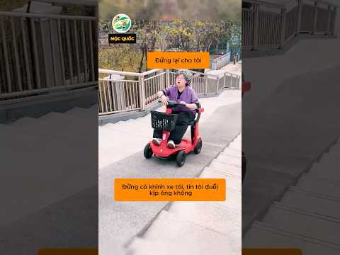 Bà già đi xe điện bị thanh niên đòi pass wifi ai ngờ tẽn tò #shorts thumbnail