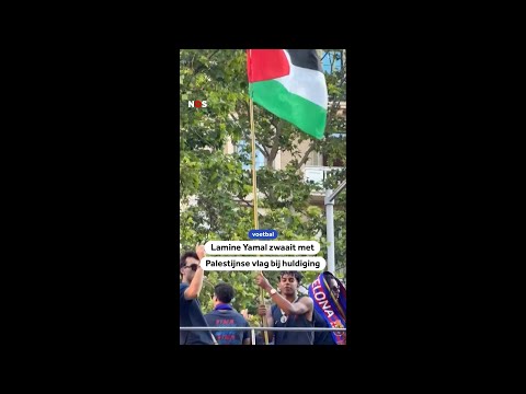 Opvallend beeld tijdens de huldiging van FC Barcelona, waar Lamine Yamal de Palestijnse vlag zwaait. thumbnail