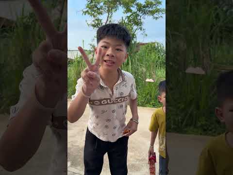 Cậu bé bắt chước người rừng mua hàng và cái kết | Tippi Vips #tippitv #tippivips thumbnail