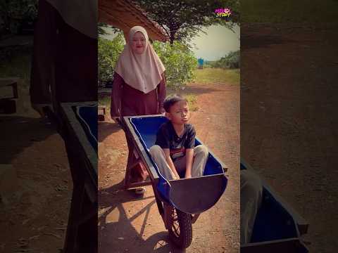 TIAN GA MAU DI JEMPUT PAKAI MOTOR😁😅🙈 #funny #hiburansegar #comedy #shorts #humor thumbnail