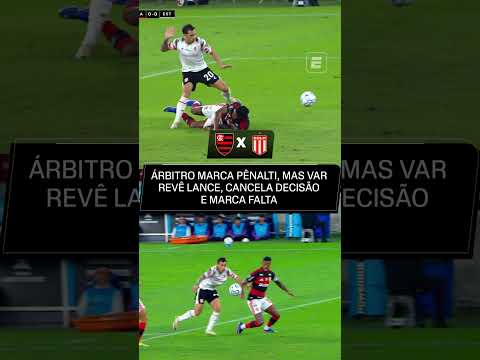 ÁRBITRO MARCA PÊNALTI PARA O FLAMENGO, MAS VAR REVÊ LANCE E CANCELA DECISÃO #shorts thumbnail
