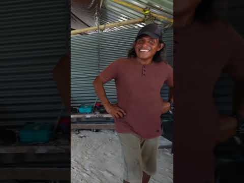Una Bandera Un Poco Extraña thumbnail