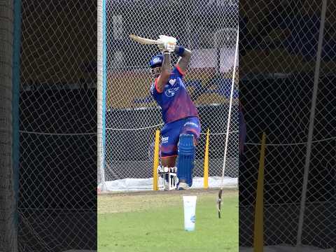 Yeh Surya bhai ka style hai! ? | #MumbaiIndians #OneFamily #TATAIPL #KKRvMI thumbnail