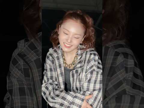 봐봐 내 위에 confetti thumbnail
