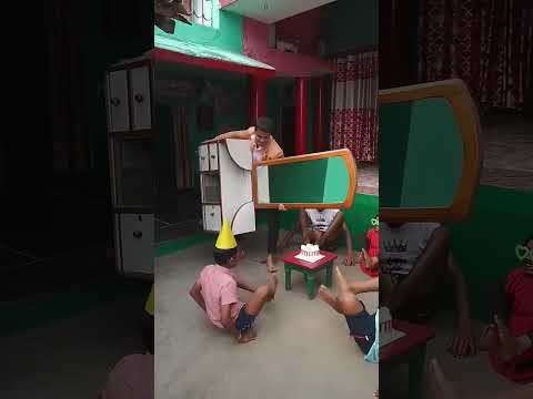 Cắt bánh sinh nhật bằng gì đây? thumbnail