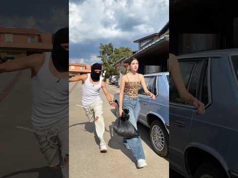 EL SE IBA A LLEVAR BASURA 🗑️ 😂 thumbnail